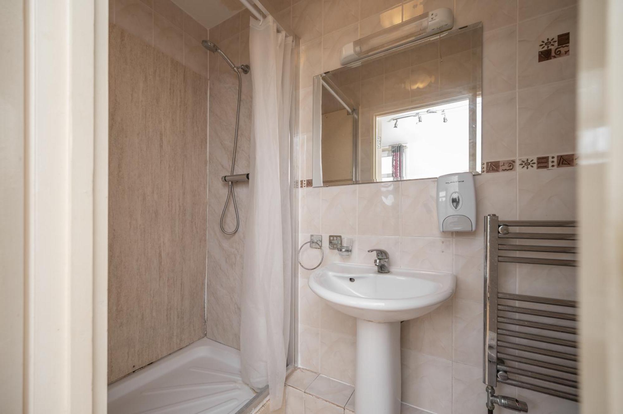 Flexistay Aparthotel Tooting Лондон Экстерьер фото